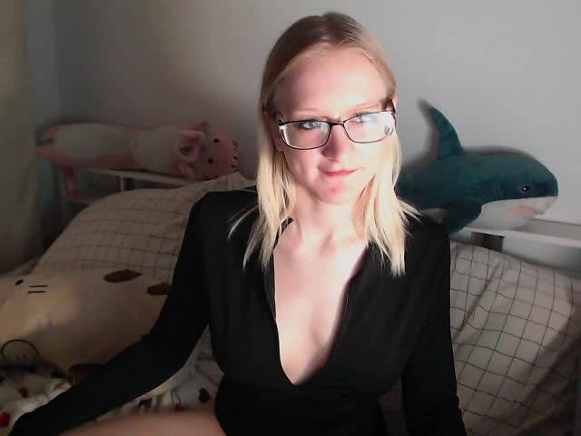 ChloeElegia Live Sex February 16, 2026