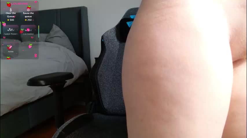 strawberryyfoxie Live Sex February 16, 2026