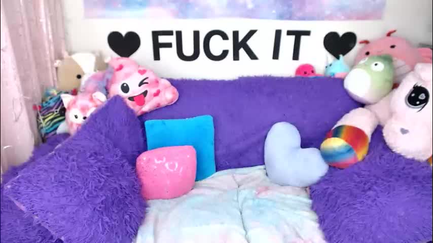 mackenziewolfe Live Sex February 16, 2026