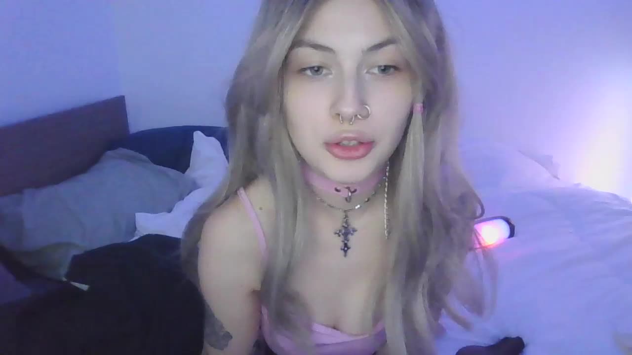 EmilyFlowers Live Sex February 17, 2026