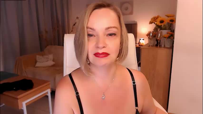 tilly_eliot Live Sex February 17, 2026