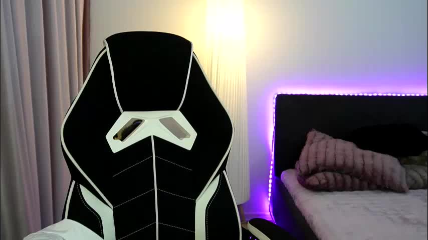 tweety_twist Live Sex February 17, 2026