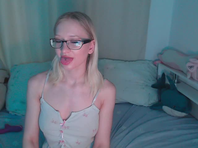 ChloeElegia Live Sex February 17, 2026