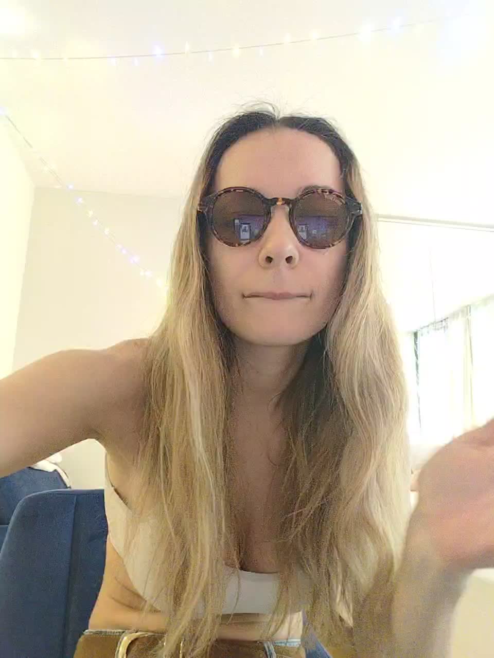 Lola3000 Live Sex February 17, 2026