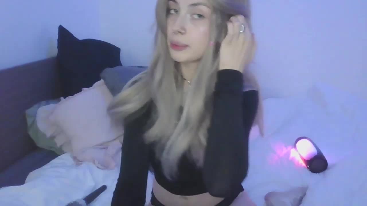 EmilyFlowers Live Sex February 18, 2026