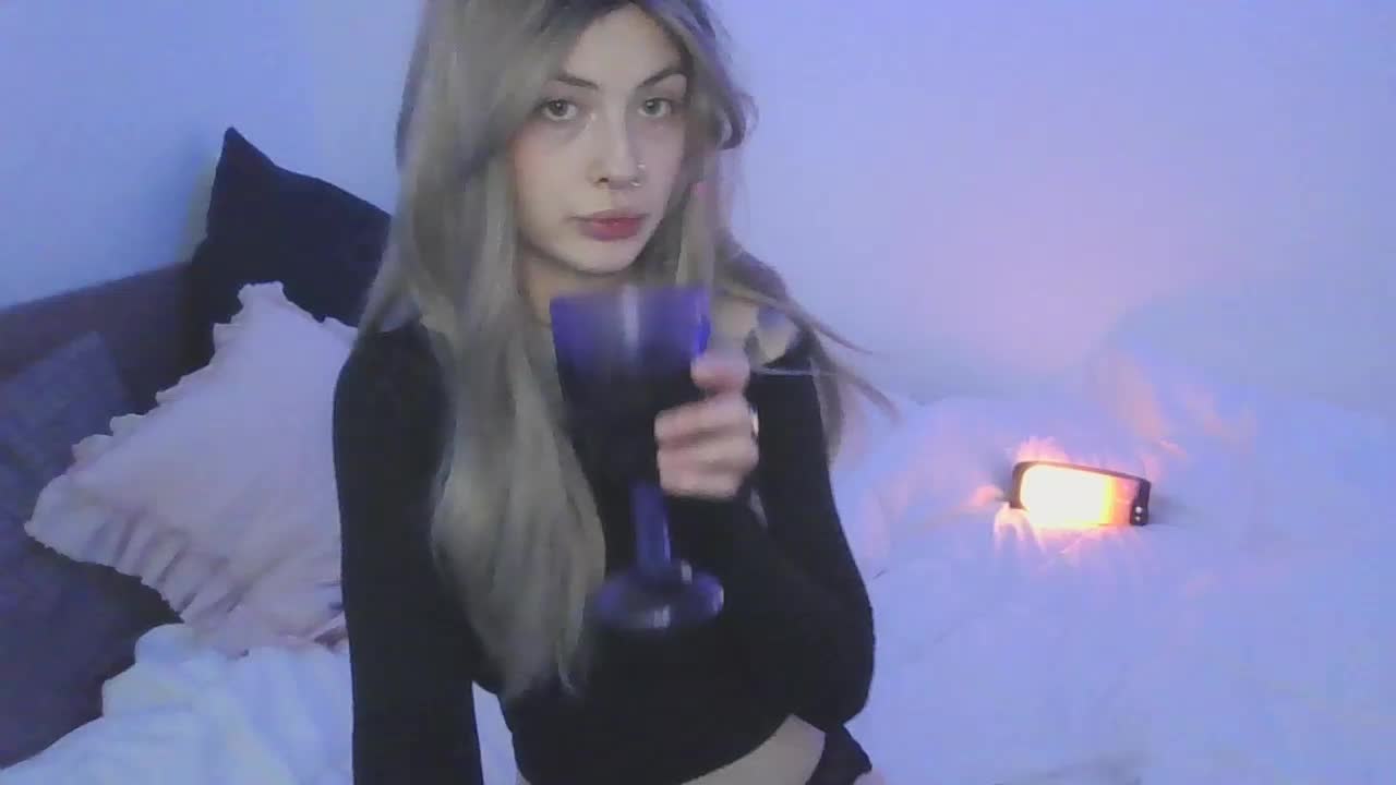 EmilyFlowers Live Sex February 18, 2026