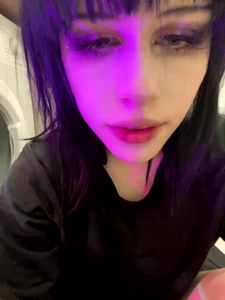 emogirl Live Sex February 18, 2026