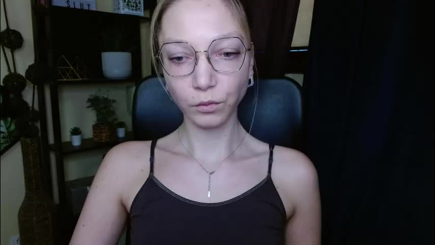 emilly_xkiss Live Sex February 18, 2026