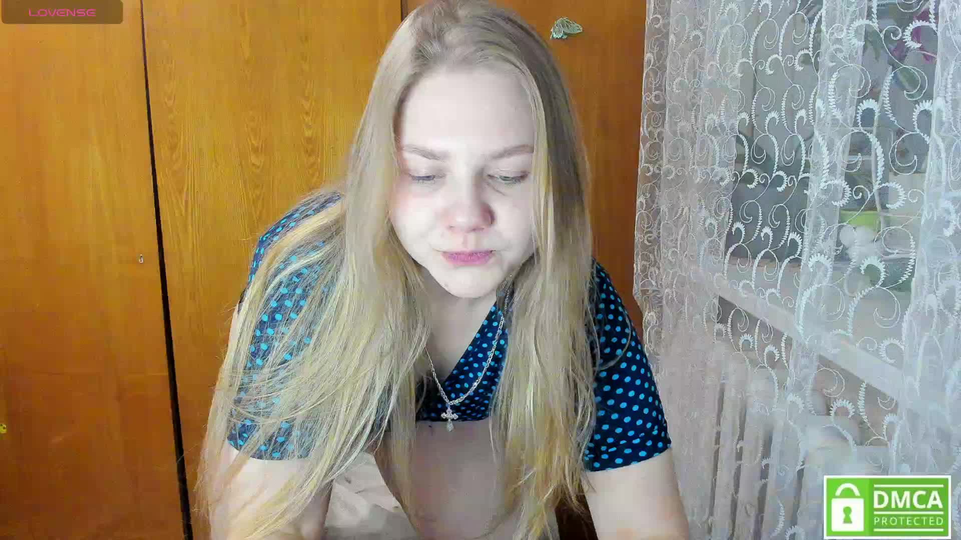 Emma-Frizea Live Sex February 18, 2026