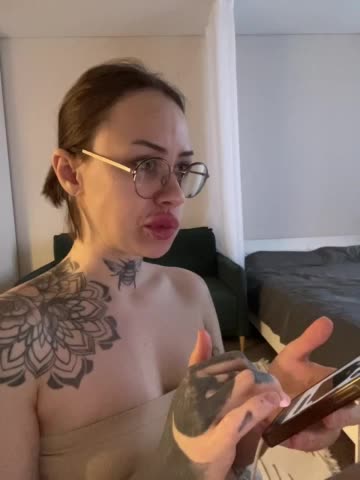 v_-_-_v Live Sex February 19, 2026