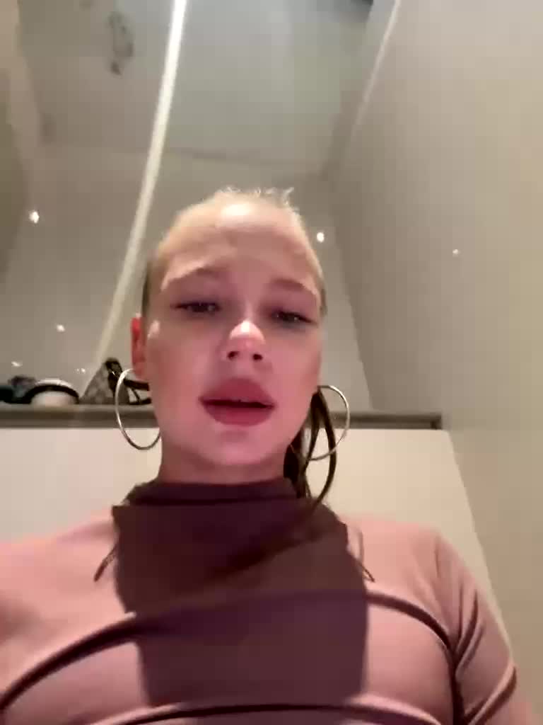Linnea Live Sex February 19, 2026