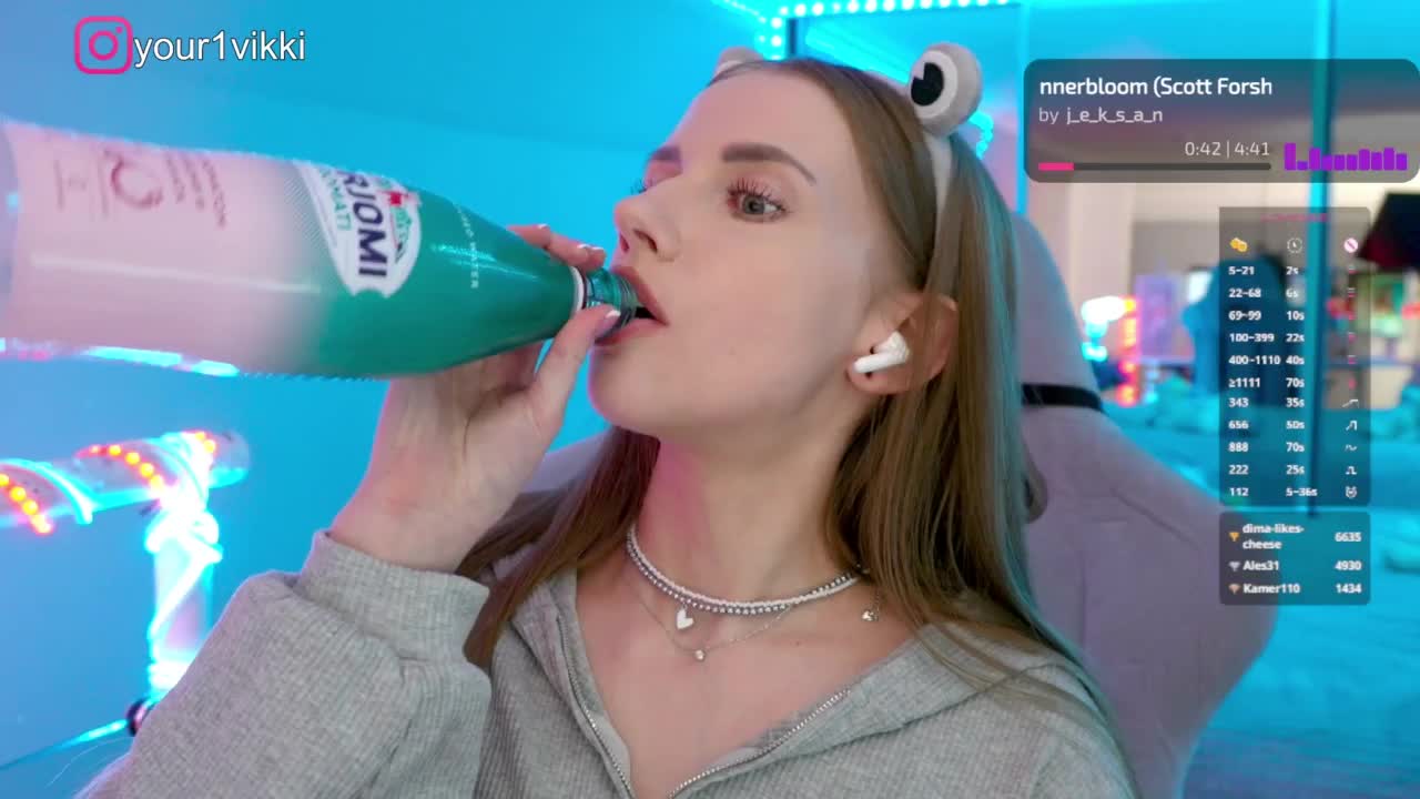 VikkiExtraCheese Live Sex February 20, 2026