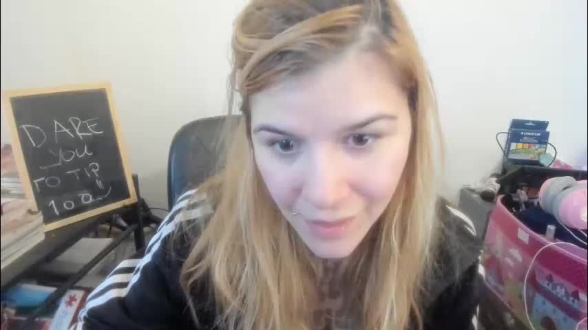 artsyandcraftsy_ Live Sex February 23, 2026