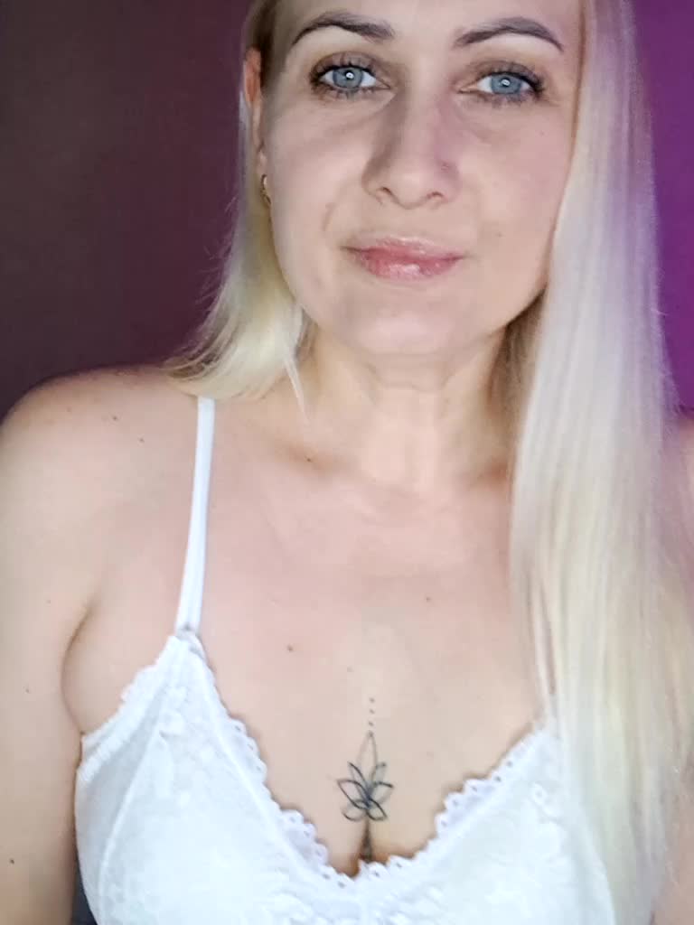 Linaaaaa_-- Live Sex February 24, 2026