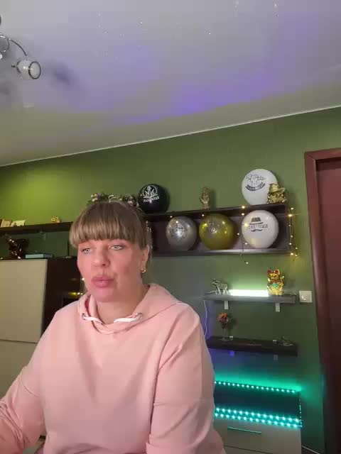 Veronika_Gold Live Sex February 24, 2026