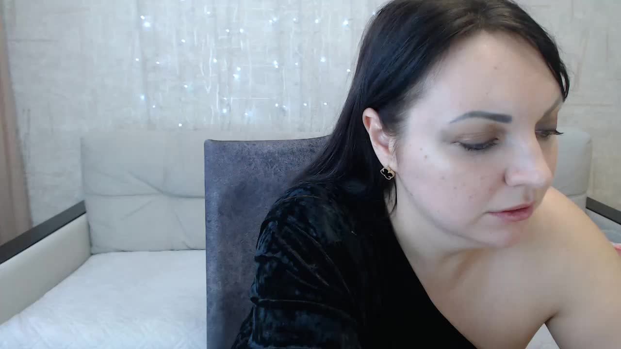 JenniferTheChic Live Sex February 24, 2026