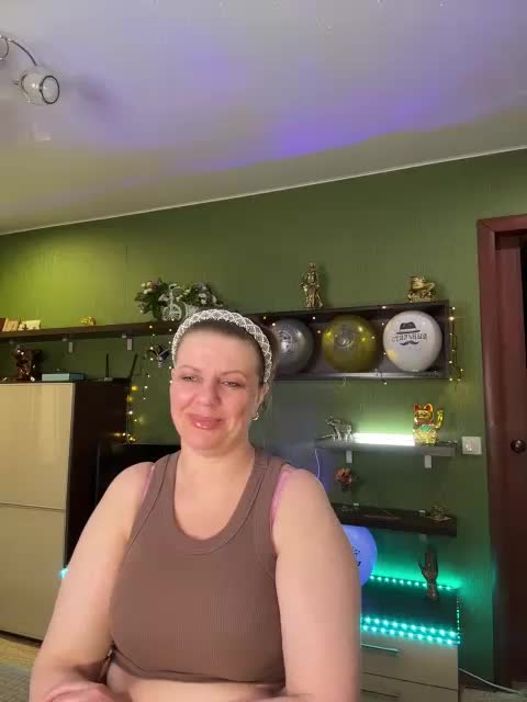 Veronika_Gold Live Sex February 24, 2026