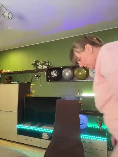 Veronika_Gold Live Sex February 25, 2026