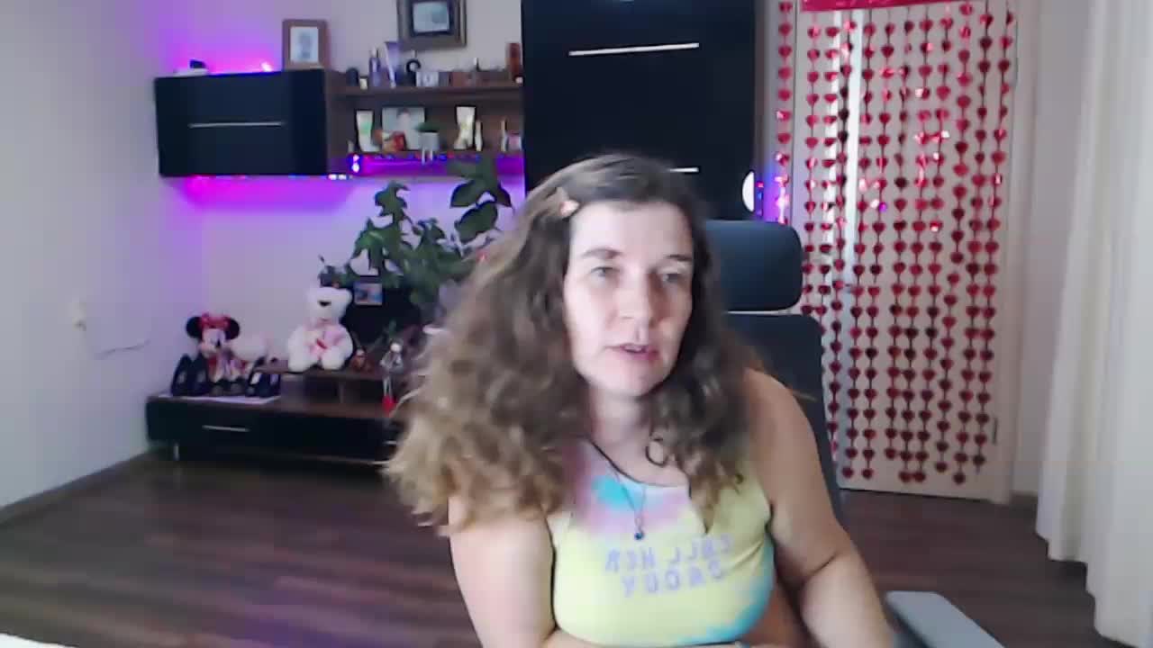 SophiaBoone Live Sex February 25, 2026