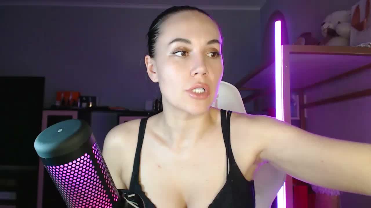 QWEENII Live Sex February 26, 2026