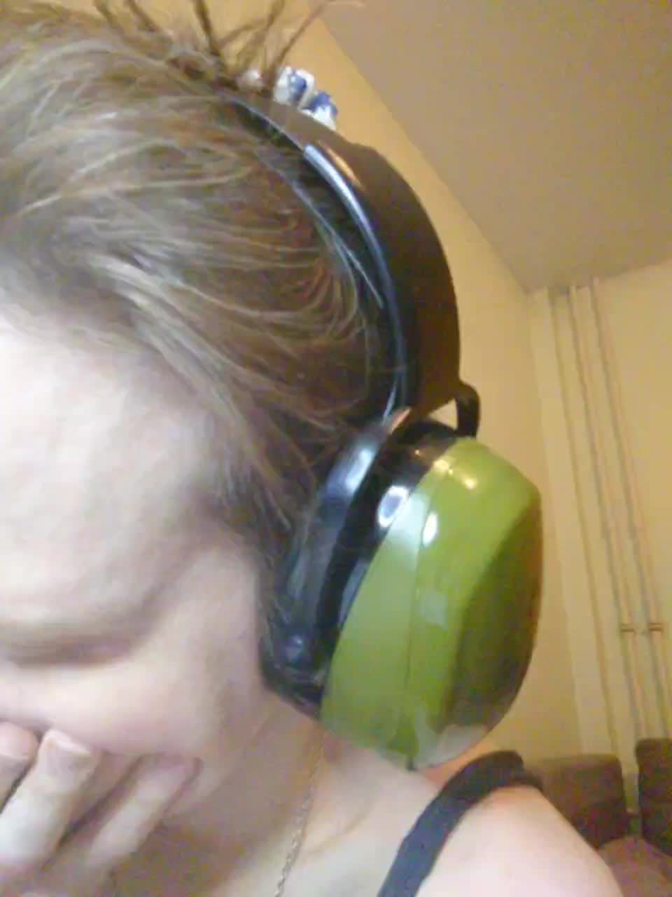 Magretta_Dering Live Sex February 27, 2026