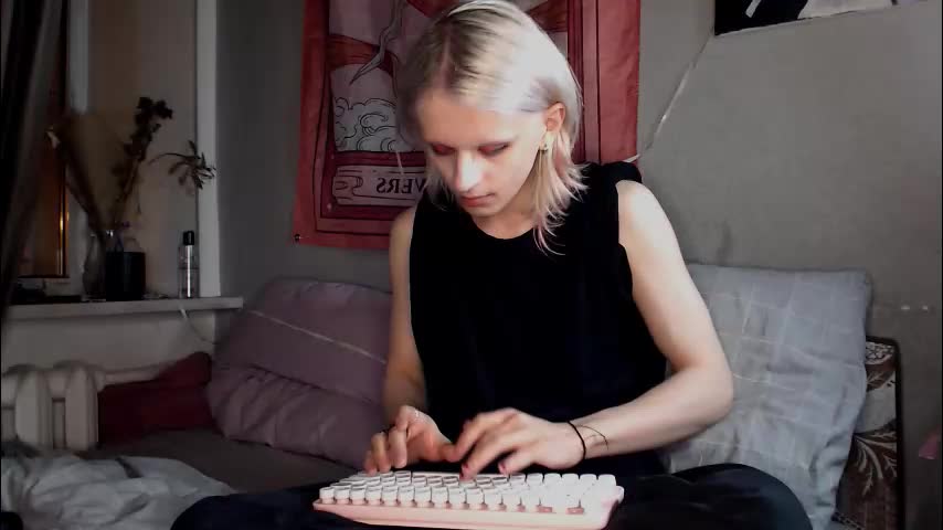 alien_bella Live Sex February 28, 2026