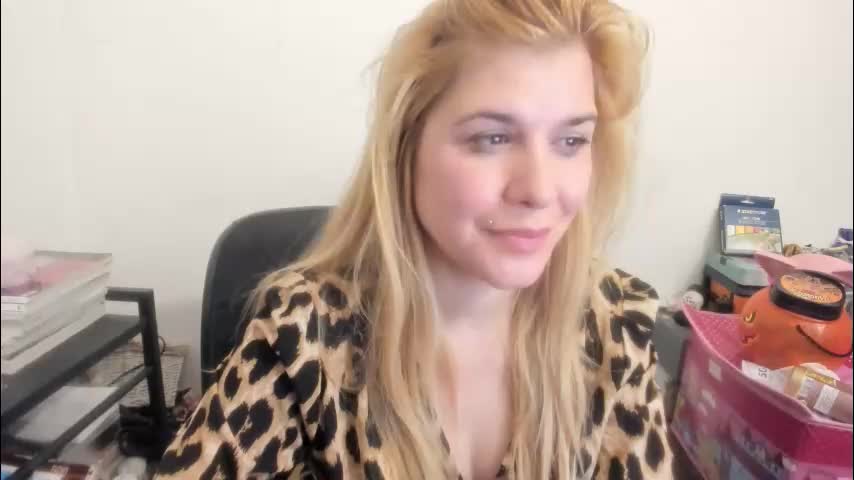 artsyandcraftsy_ Live Sex February 28, 2026