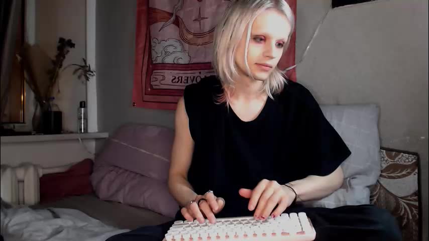 alien_bella Live Sex February 28, 2026