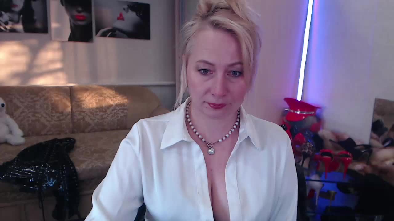 MistressMilfa Live Sex March 1, 2026