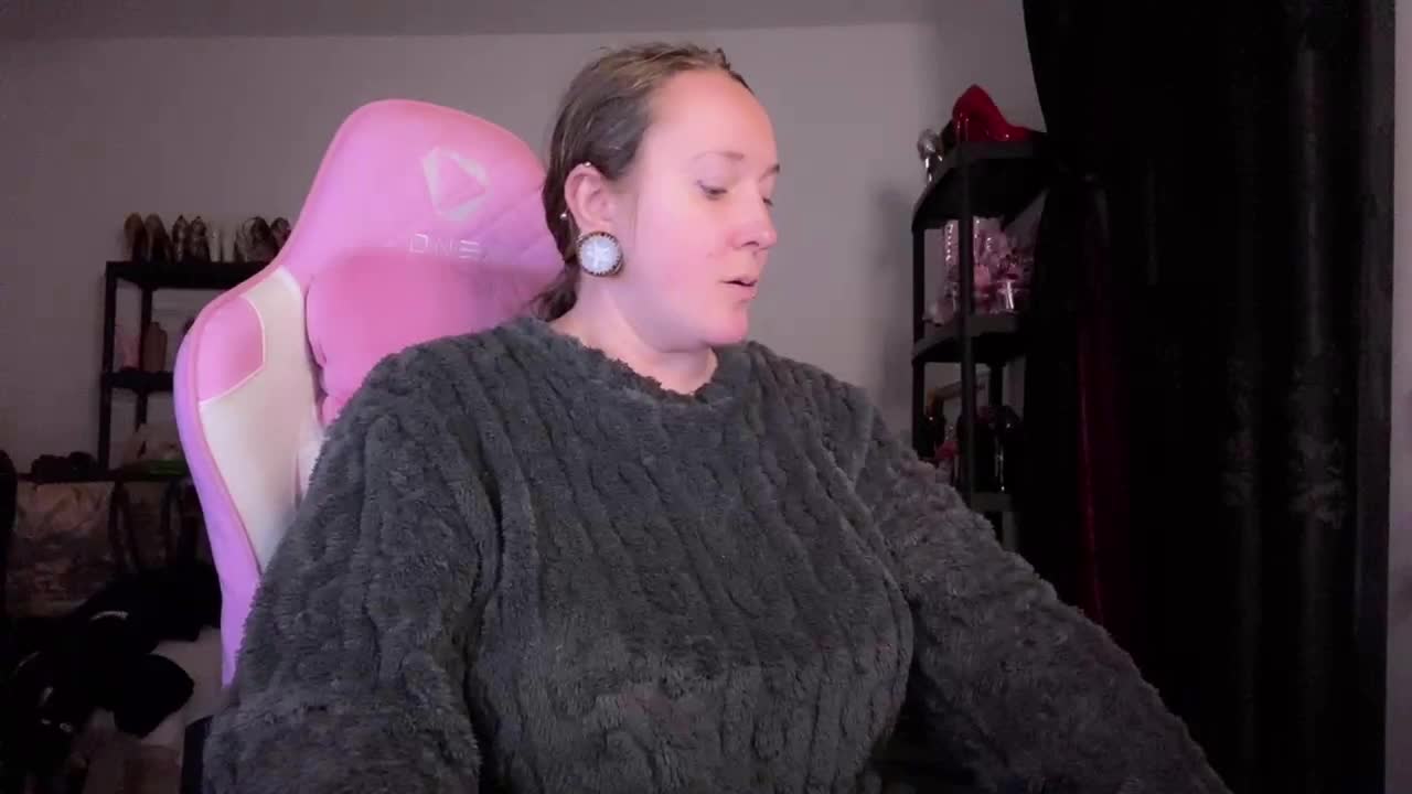 NylonQueen Live Sex March 1, 2026