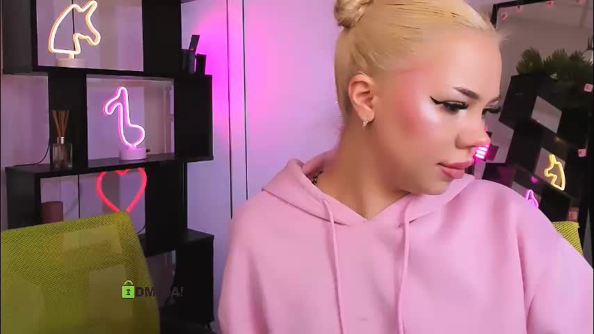 mila_glow Live Sex March 4, 2026