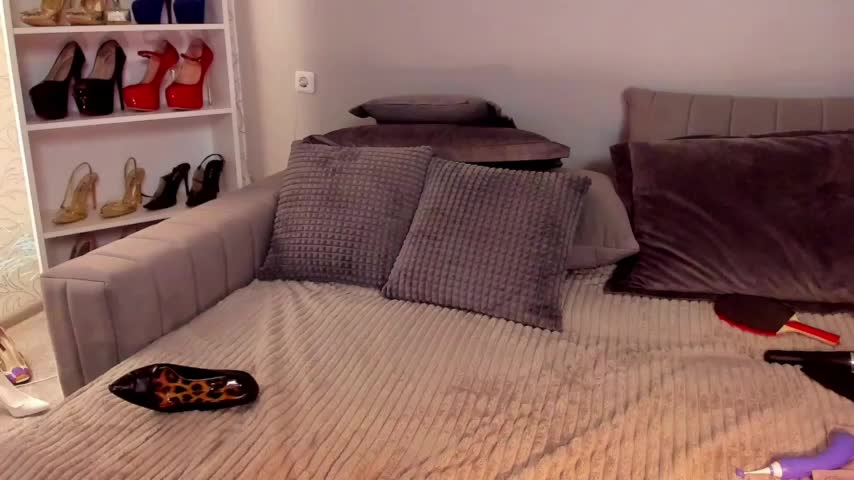 Jullia_Moor Live Sex March 4, 2026