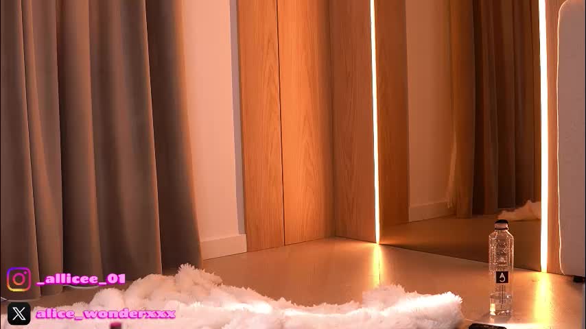 vanessasimon Live Sex March 4, 2026