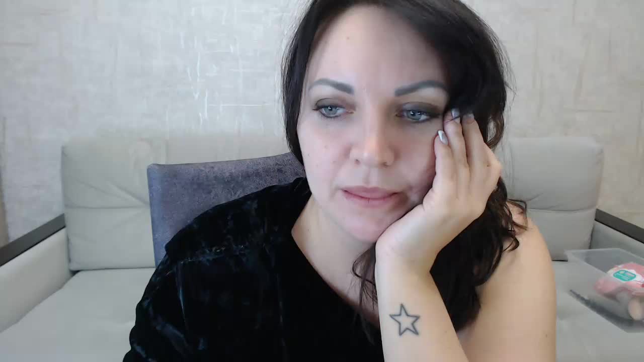 JenniferTheChic Live Sex March 8, 2026