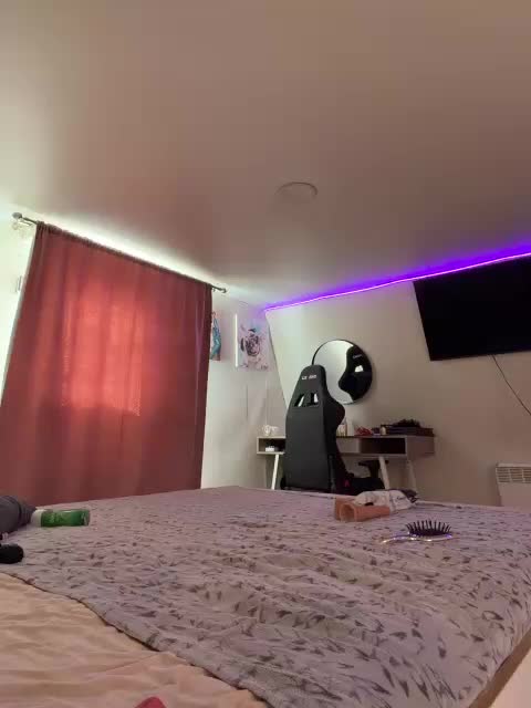 -MaybeBaby- Live Sex March 8, 2026