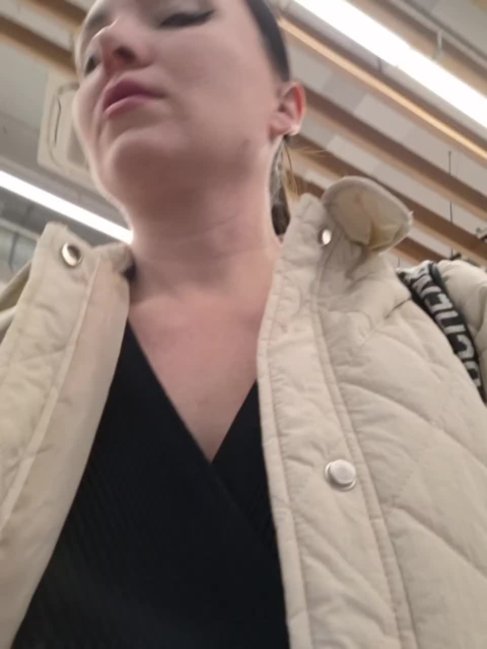 DIVORA Live Sex March 8, 2026