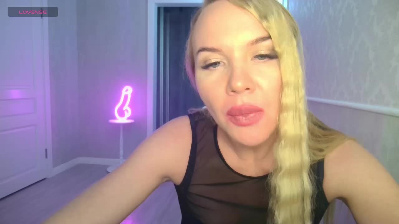 DOMINATRIX77 Live Sex March 8, 2026