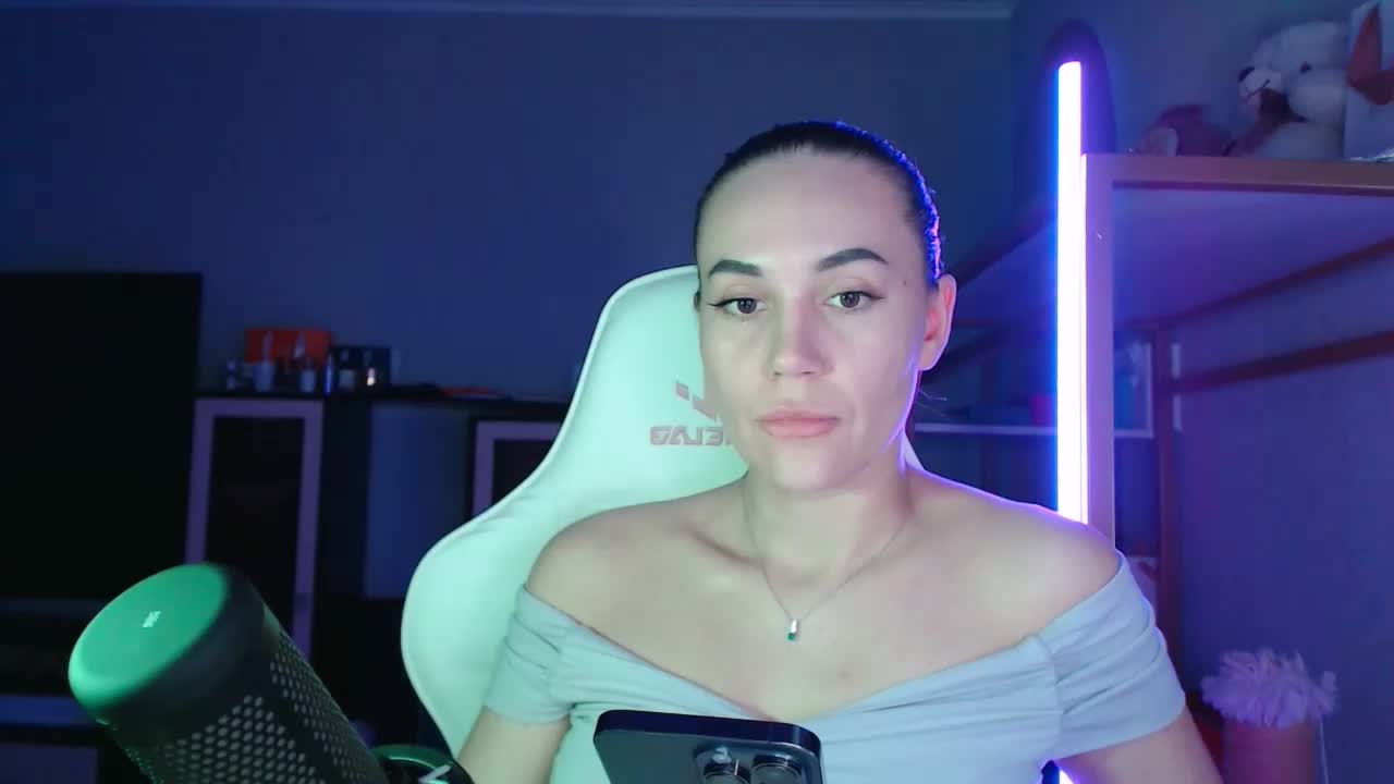 QWEENII Live Sex March 10, 2026