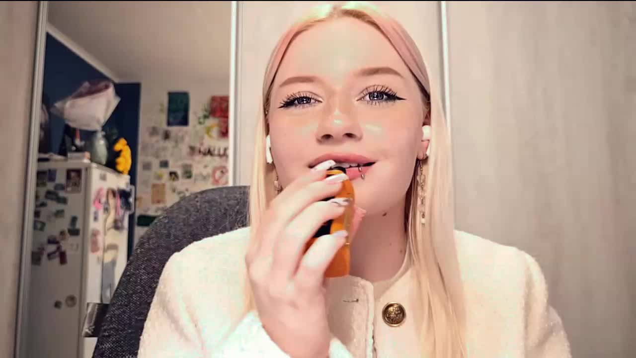 AndriaTriolo Live Sex March 12, 2026