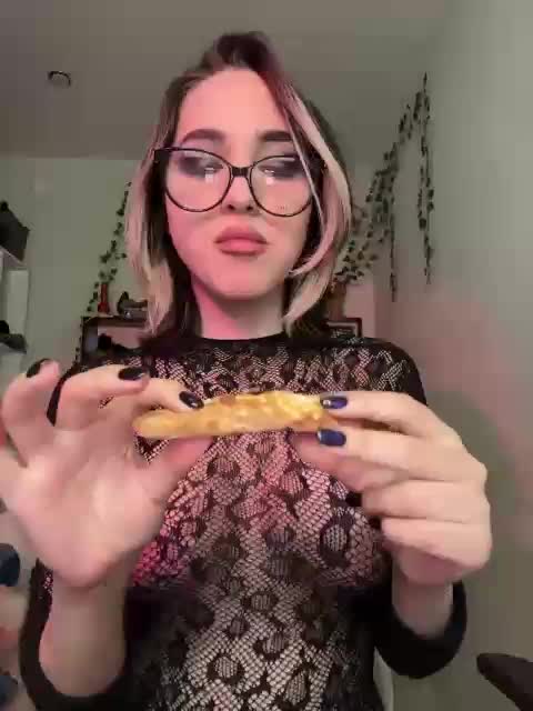Honey_buns Live Sex March 13, 2026