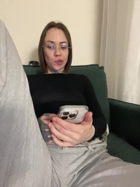 v_-_-_v Live Sex March 16, 2026