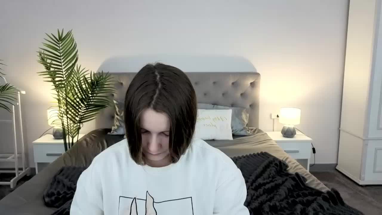 MagikPeachh Live Sex March 17, 2026