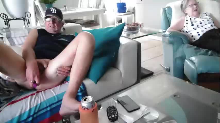 smallpenisbigtongue Live Sex March 17, 2026