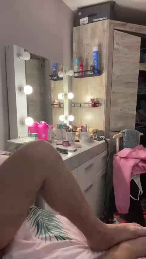 _Milashka_ Live Sex March 17, 2026