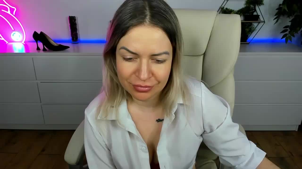 AnnaSnow Live Sex March 17, 2026