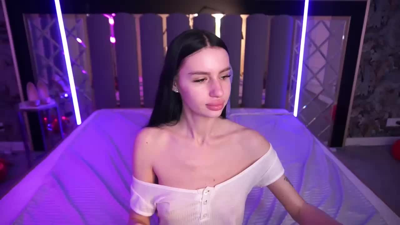 SnowWhiteee Live Sex March 17, 2026