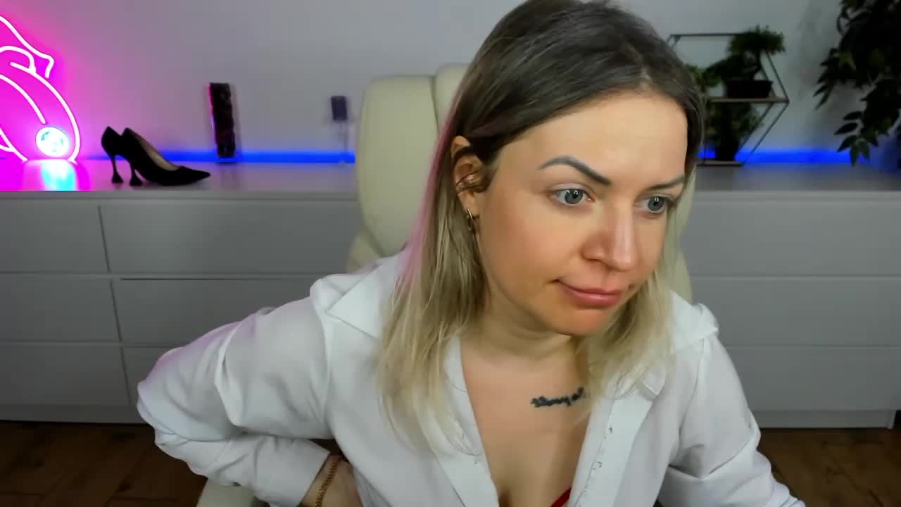 AnnaSnow Live Sex March 17, 2026