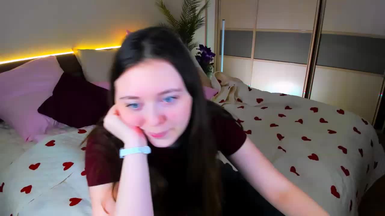 AlluringLookk Live Sex March 18, 2026