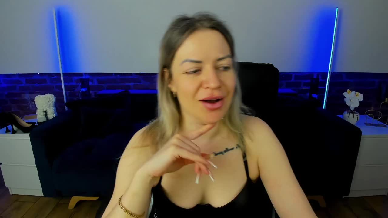 AnnaSnow Live Sex March 18, 2026