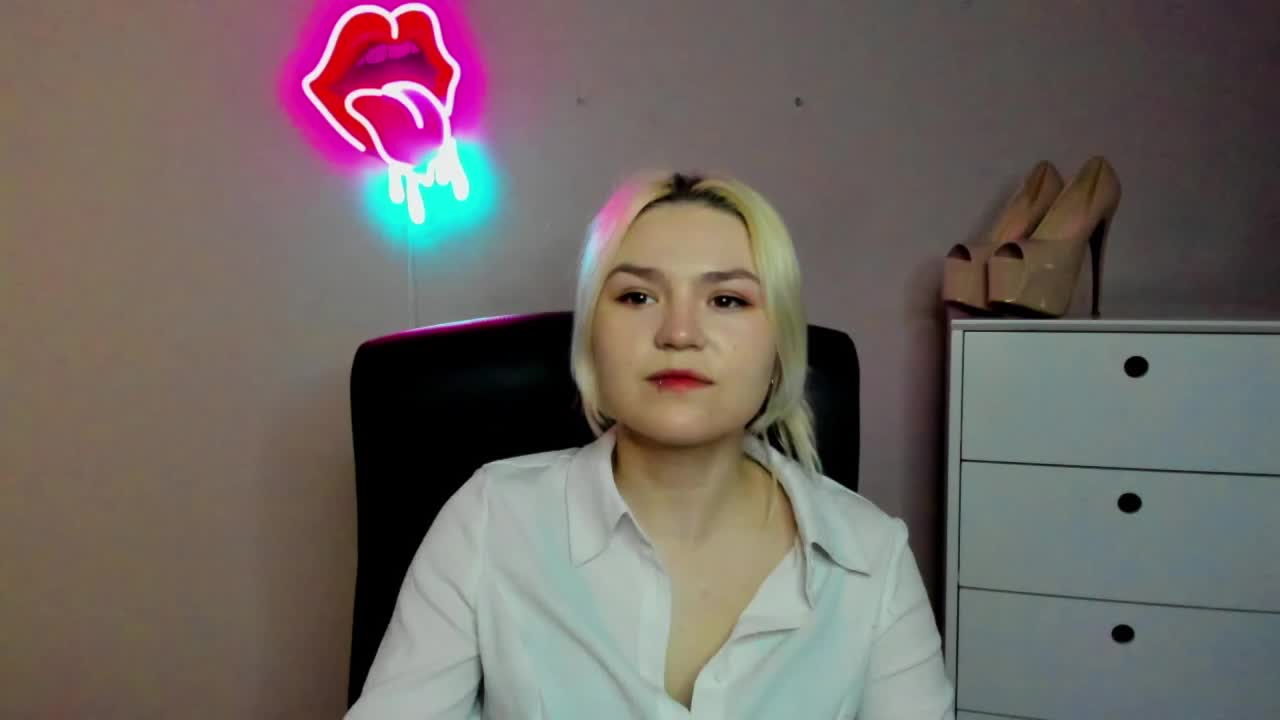 SweetLilyxo Live Sex March 18, 2026